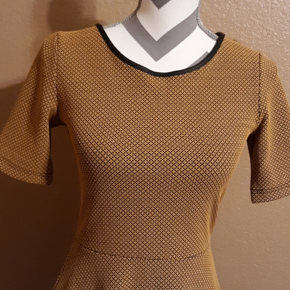 H&M (Dress - Picture 2 of 3